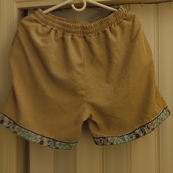 Custom -CARHARTTT- Corduroy light weight shorts - Picture 3 of 6